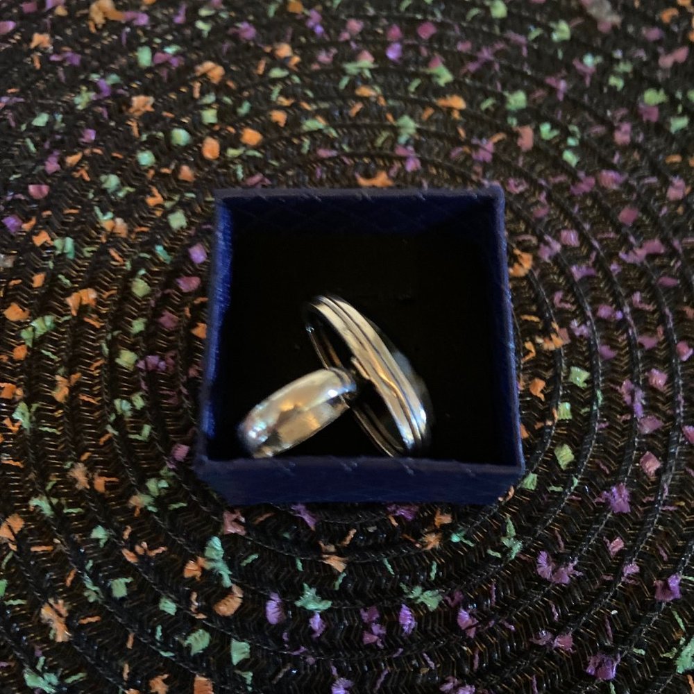 Ring - Picture 2 of 4